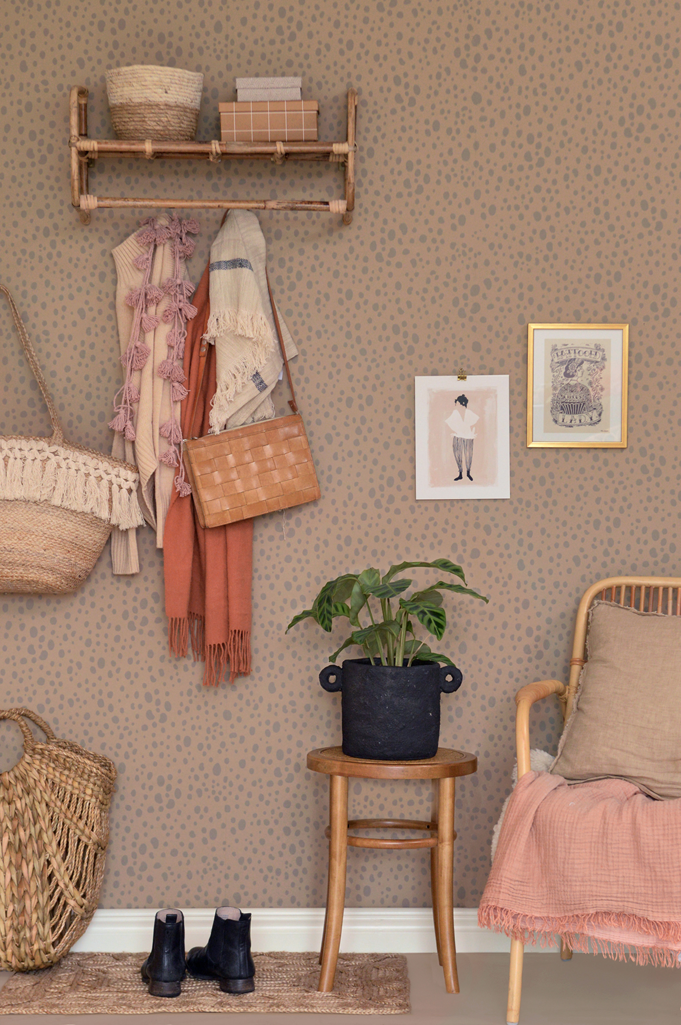ANIMAL DOTS SOFT BROWN