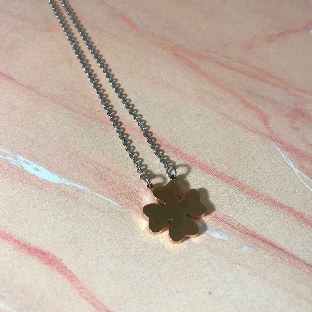 Lycky necklace rosegold