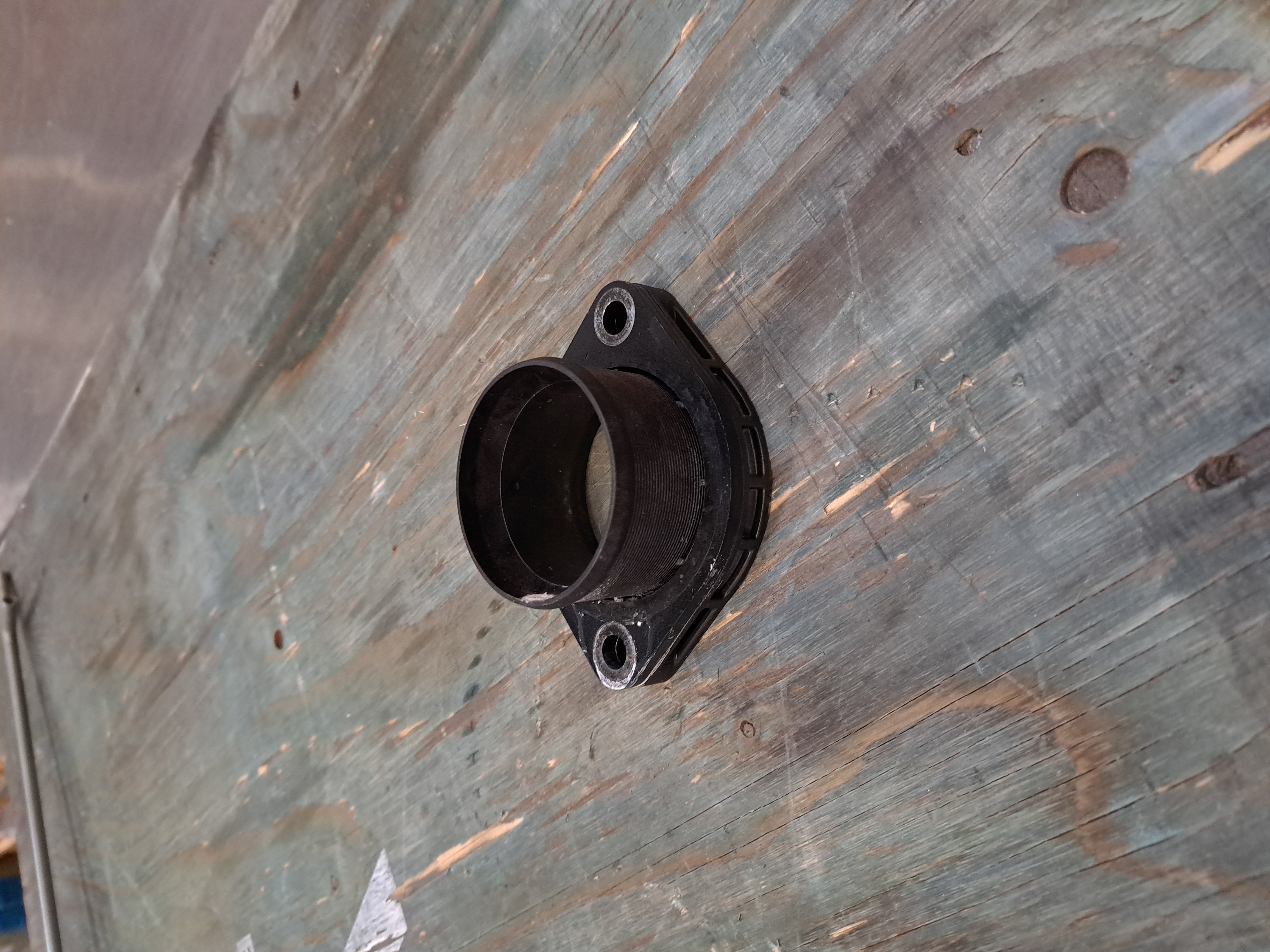 Coolant pipe