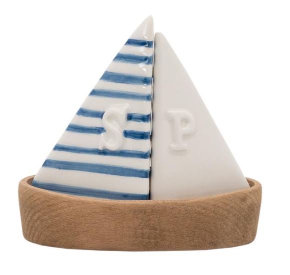 Båt kommer lastad med Salt & Peppar