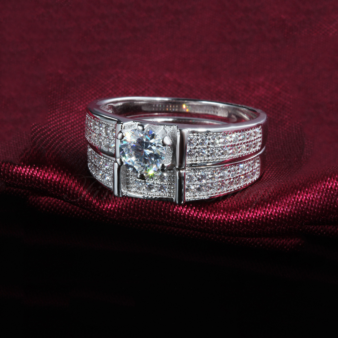 Silverring set Pantheon 0.66CT AAA Zopius Diamant 5.5mm, 62 heart cut 1mm AAA Cubic Zirconia stenar display