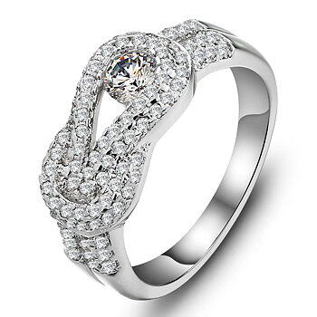 Platinumpläterad skönhet med flertal läckra cubic zirconia stenar