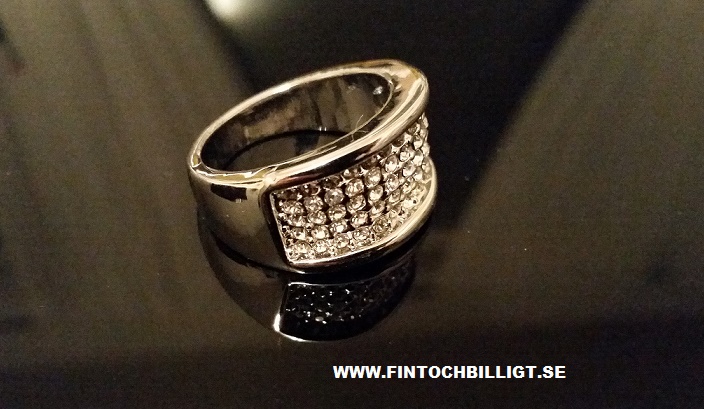 Platinumpläterad Diva Ring med Cubic Zirconia Stenar - 2