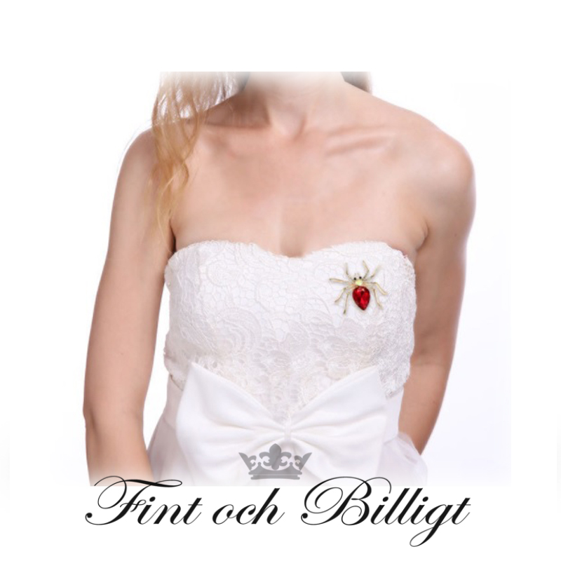 Brosch Spider Queen Spindel med stor röd kristall guldfärgad och smyckad med cz diamanter dam Fint och Billigt
