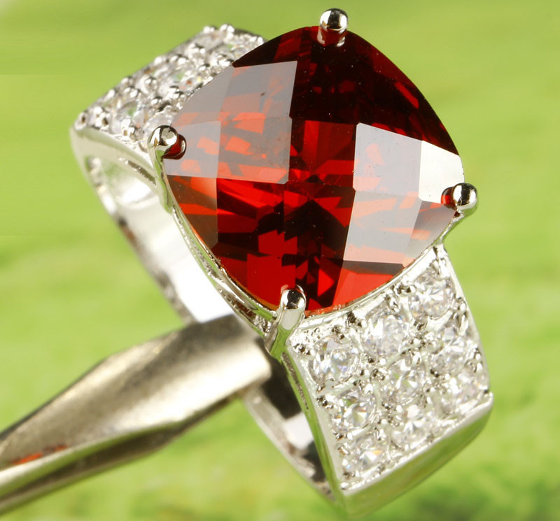 Smuk Diva - forsølvet med 12 mm rubinrød Cubic Zirconia sten - 2