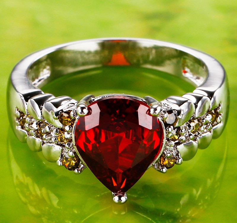 LUKSUS - Ring med Rubinrød Tear Drop Cubic Zirconia Stone - 2