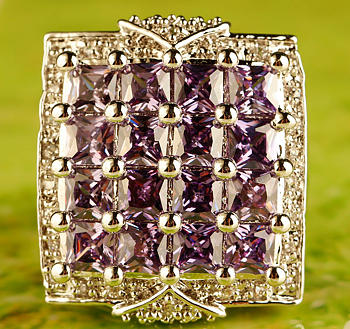 *LUXURY* Diva Silver Plated with 16 Wonderful Purple Swarovski Crystals