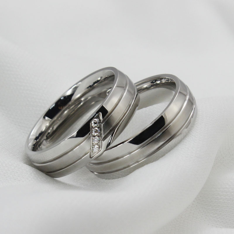 Lovelines - Alliansring Med eller Utan 4 st. Cubic Zirconia Stenar 316L - 4