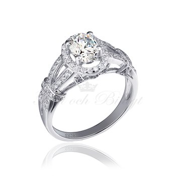 Royal Heart - 925s sølvring med Oval Cut AAA Cubic Zirconia sten