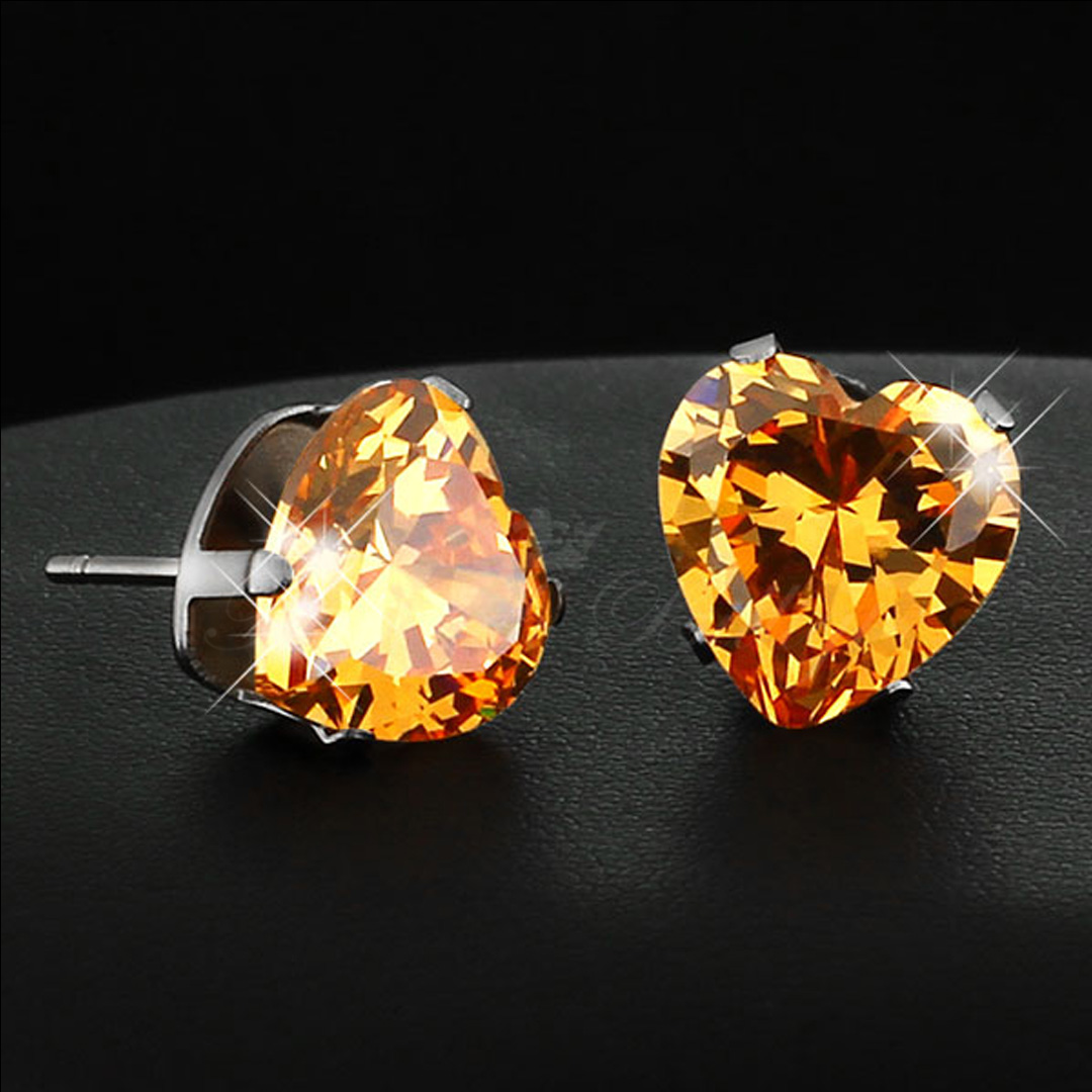 Champagne Love - 8 mm hjerteskårne Cubic Zirconia 316L kirurgisk stål ørestikker - 2