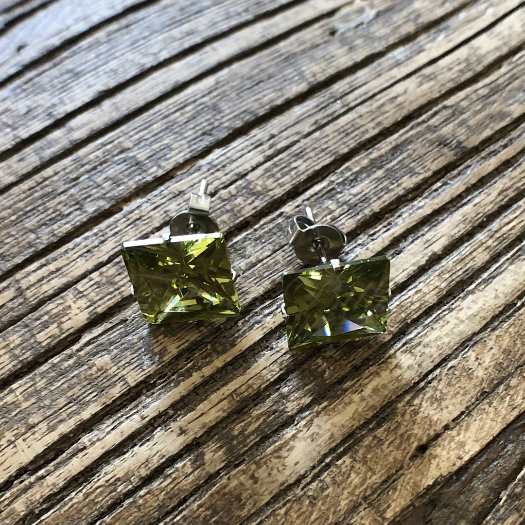 Olive Princess - 8 mm Princess Cut Cubic Zirconia 316L kirurgisk stål ørestikker - 4