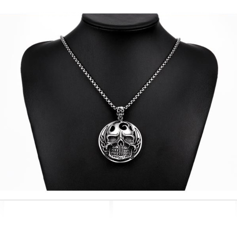 Burning Skull - Halsband med Dödskallehänge 316L Rostfritt Stål - 3