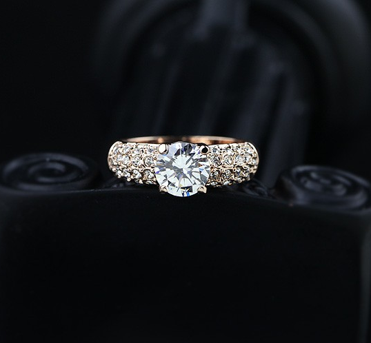 Elegant 18k Guldpläterad Ring med Swarovski Kristaller - 2