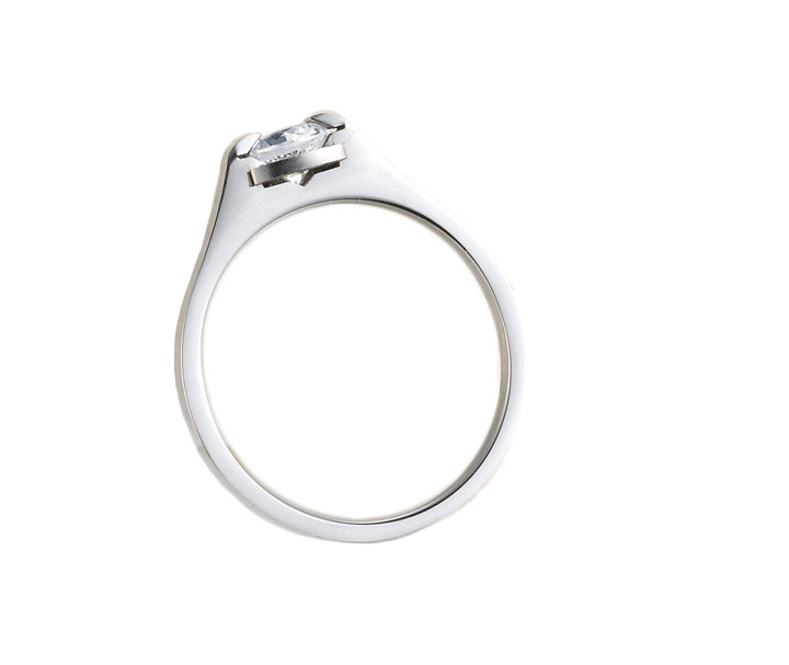 "SOLITAIRE DESIGN" KLASSISK SOLITARE RING I 316L MED CUBIC ZIRCONIA - 3