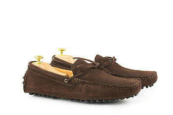DARK BROWN