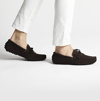 DARK BROWN