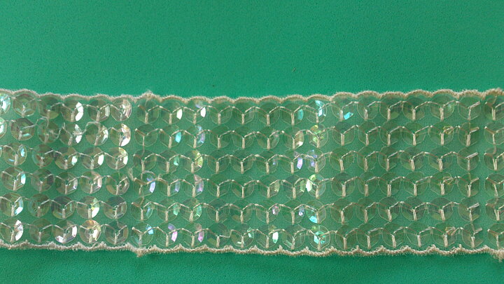Vitt paljettband 45 mm