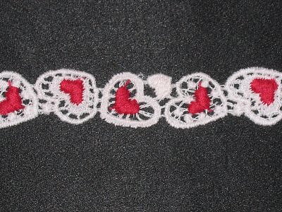 Röd broderihjärtspets 15 mm