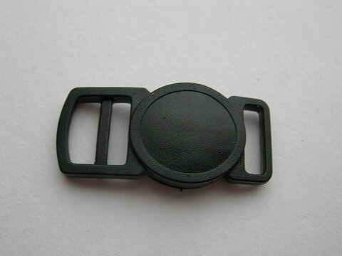 Svart spänne 10 mm