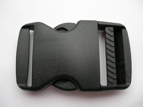 Svart spänne 38 mm