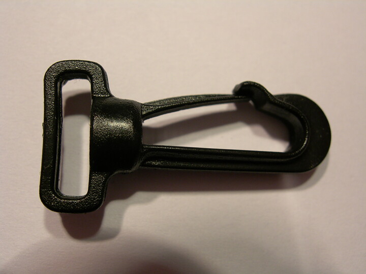 Svart plastkrok 11 mm