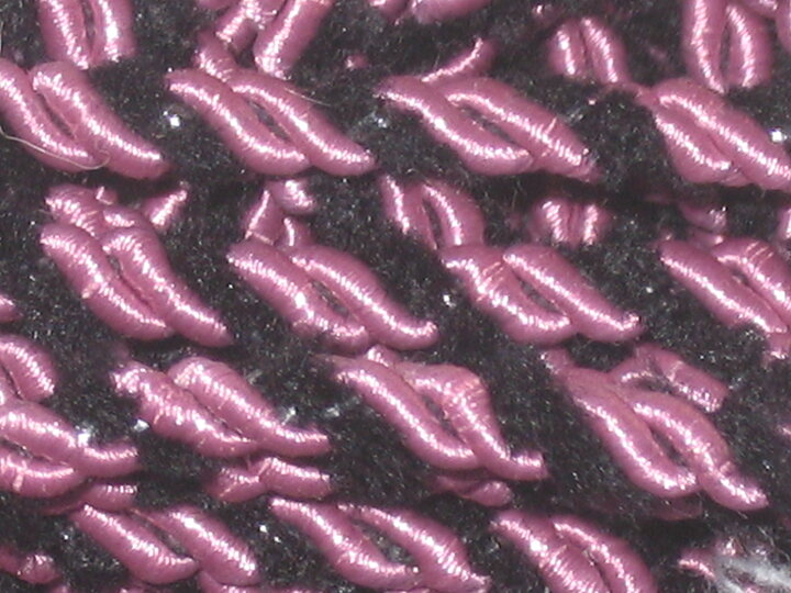 Lila  / Svart runt tvinnat band 4 mm