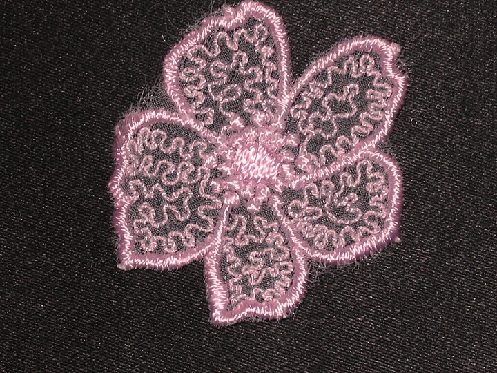 Rosa blomapplikation (45 x 40 mm)