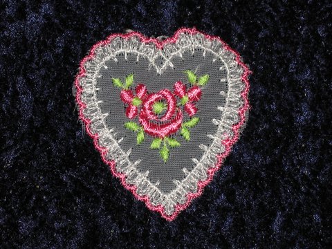 Rosa/Vit hjärtapplikation (50 x 50 mm)