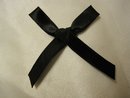 Svart  satinbands rosett  (40 x 22 mm)