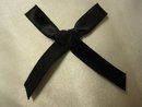 Svart  satinbands rosett  (40 x 22 mm)
