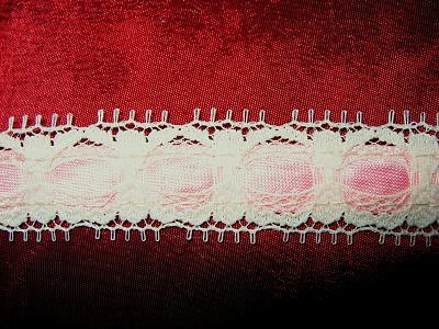Vit / Rosa spets 20 mm
