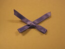 Blå  satinbands rosett  (50 x 40 mm)