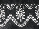 Svart organzaspets med vitt broderi 50 mm