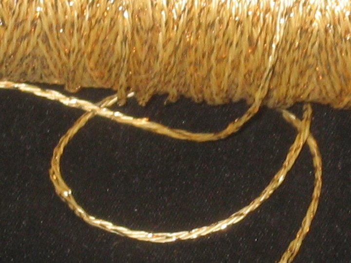 Guldfärgad tråd 2 mm