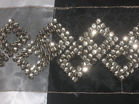 Svart organza med paljetter 100 mm
