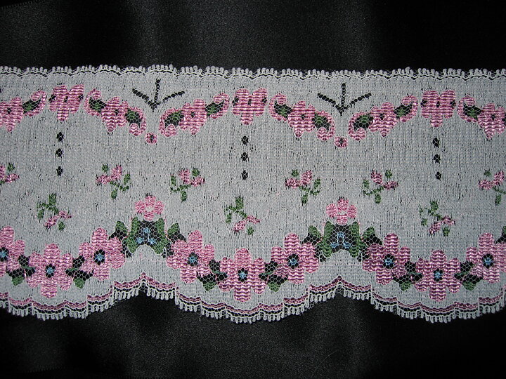 Vit / Rosa och Grön blomspets 98 mm