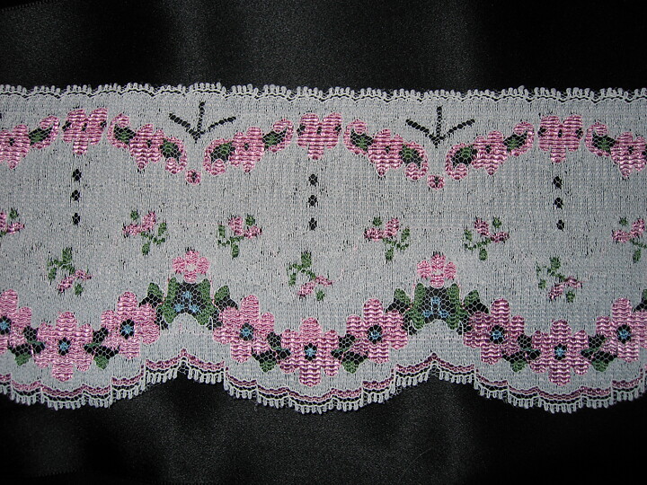Vit / Rosa och Grön blomspets 98 mm