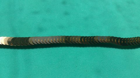 Guldfärgat paljettstretchband 6 mm