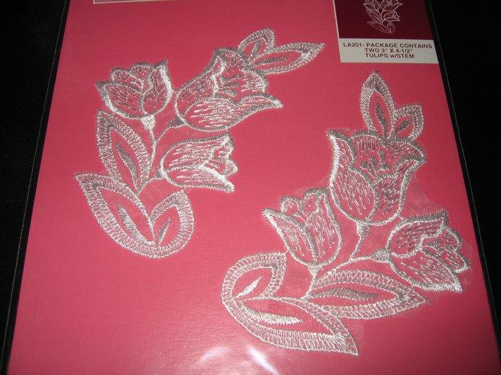 2 st. vita blomapplikationer (130 X 90 mm)