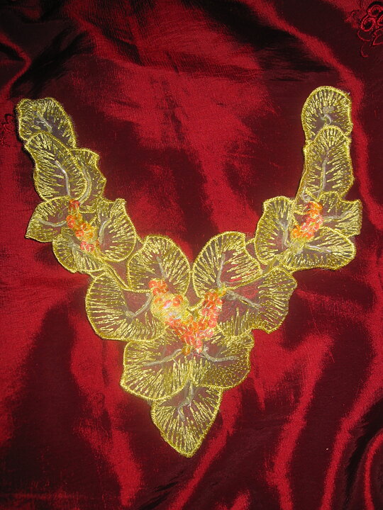 Gul halsapplikation (160 x 260 mm)