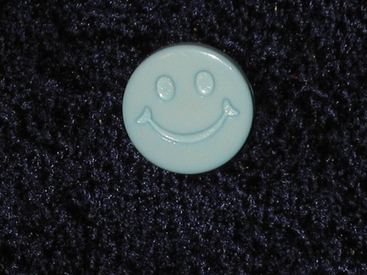  Blå plastknapp Ø = 15 mm