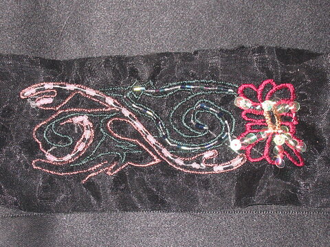 Svart organza med broderi och pärlor 65 mm