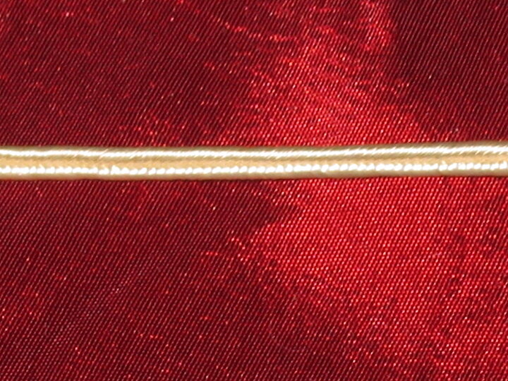 Vitt soutacheband 2 mm