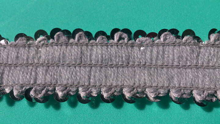 Silverfärgat paljett-stretchband 30 mm