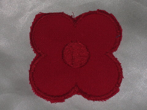 Röd blomapplikation (70 x70 mm)