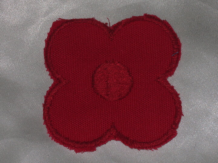 Röd blomapplikation (70 x70 mm)