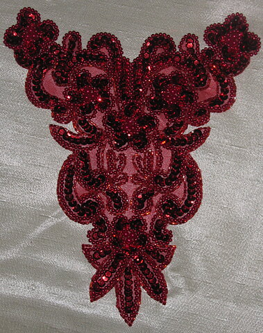 Röd halsapplikation (200 x 260 mm)