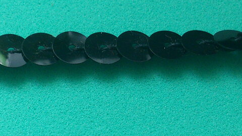 Svart paljettband 8 mm