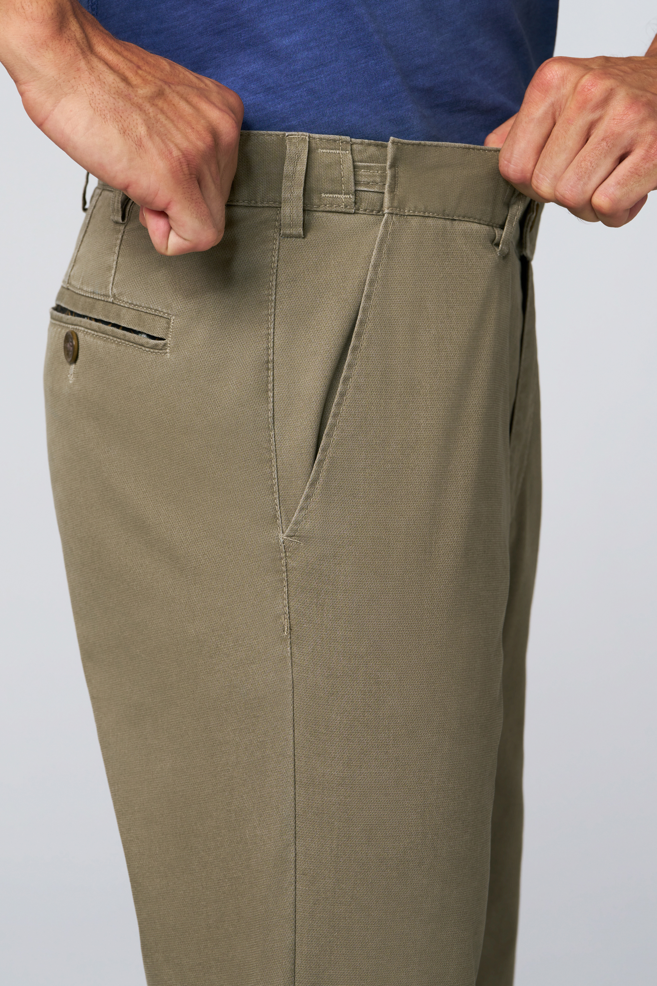 Grå (sage) chinos i resemodell, Flex Micro och modern passform (Meyer / Oslo) (finns i strl 48) - 4