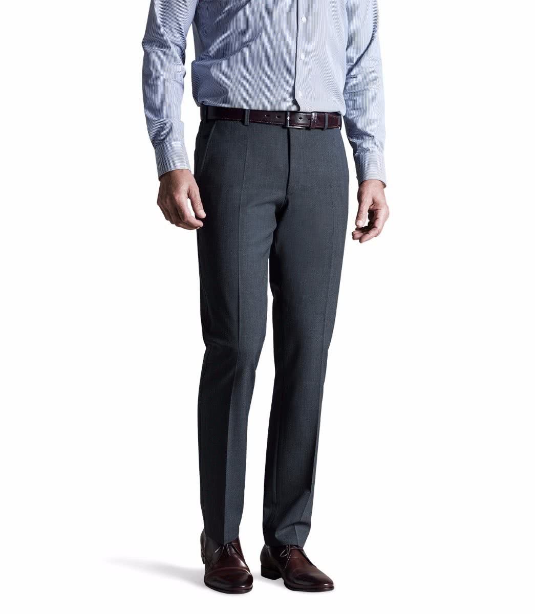 Grå (mid-grey) maskintvättbara ullbyxor i "Travel Twill" och modern passform (Meyer / Bonn)